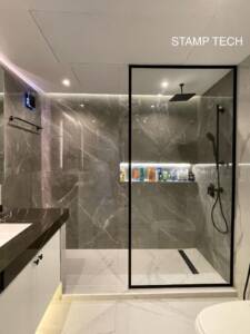 Black and White Bathroom Design