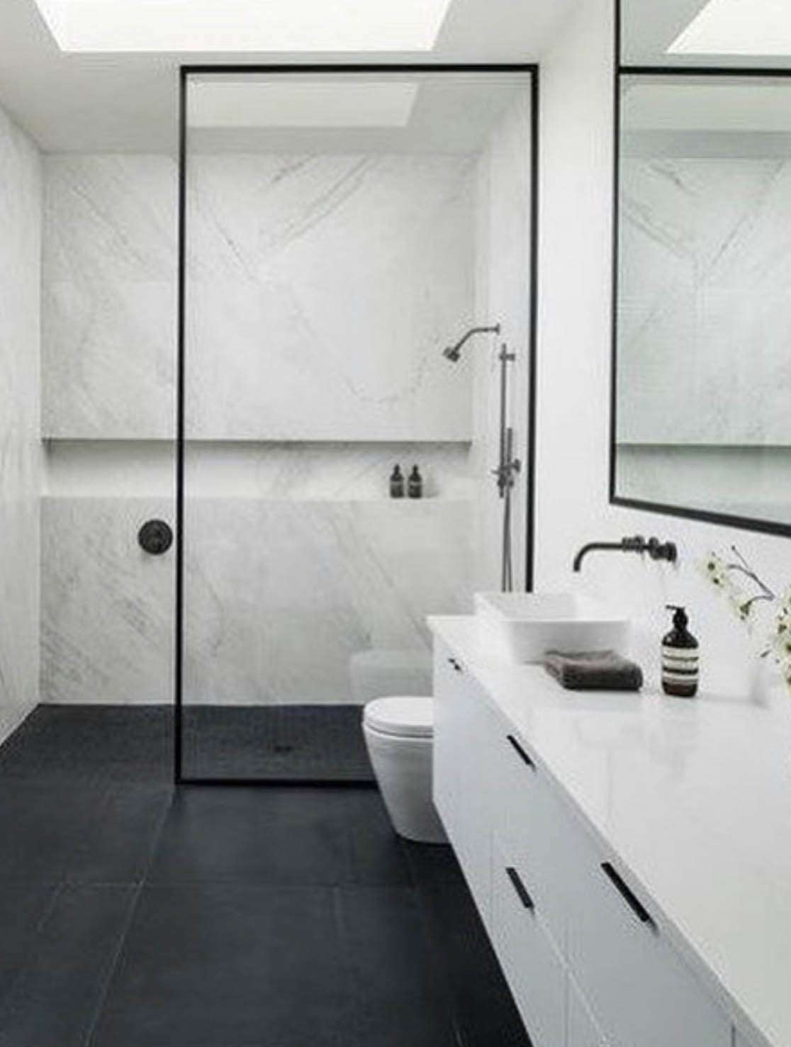 black and white bathroom decor
